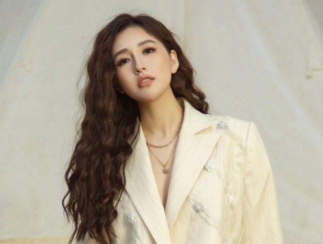 Mai Phương Thuý tiếp tục ngồi ghế nóng Miss World Vietnam 2021, tìm kiếm người đẹp tài trí song toàn