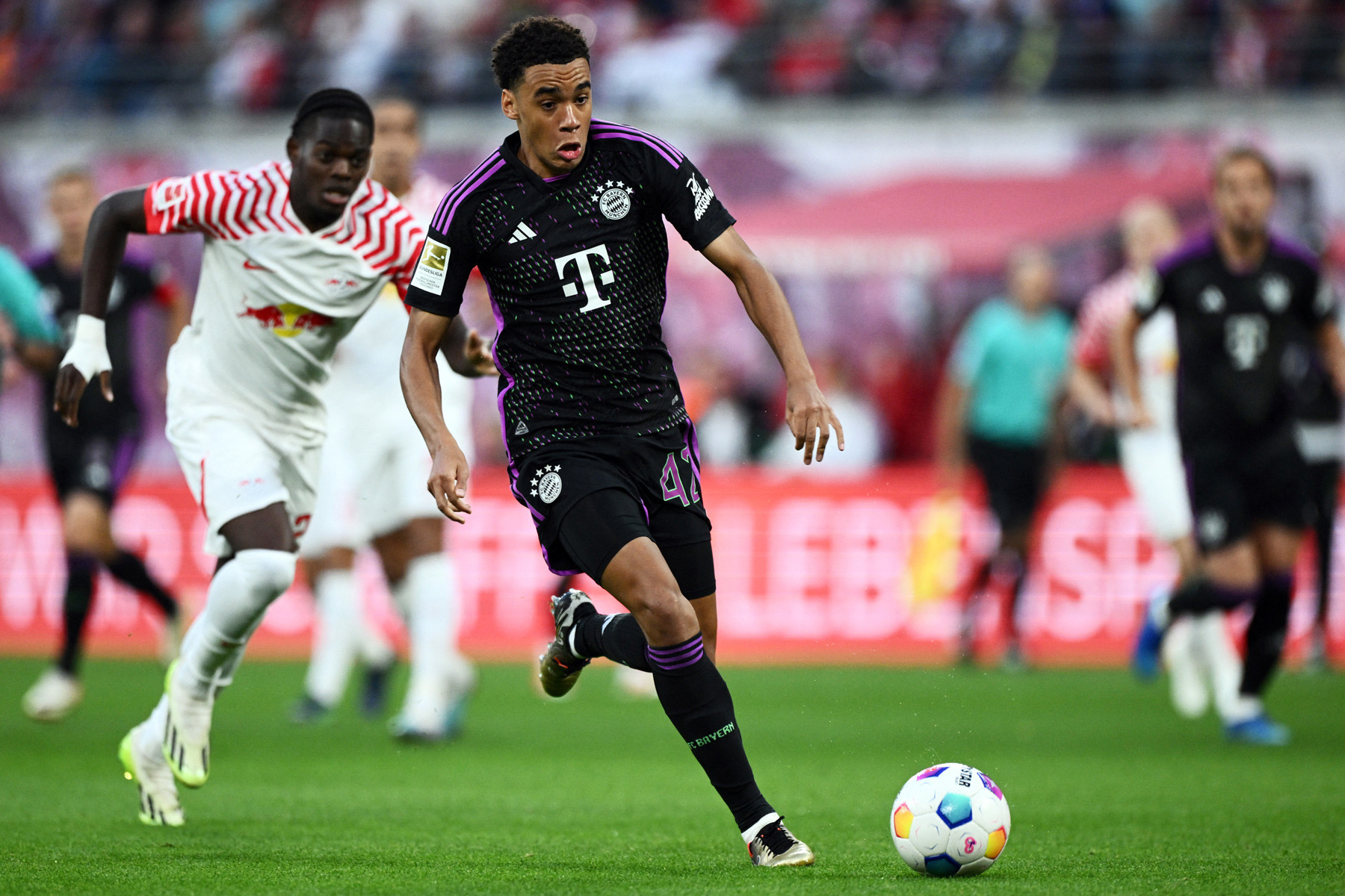 Liverpool tranh Musiala với Real Madrid