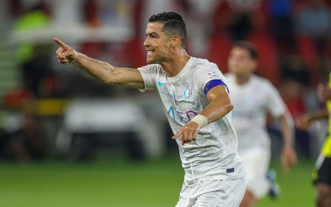 Ronaldo giúp Al Nassr làm điều chưa từng thấy