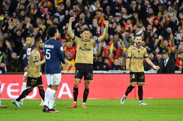 Messi và Neymar vắng mặt, PSG bất ngờ thua trận đầu tại Ligue 1 mùa này