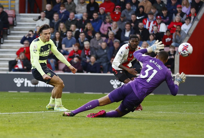 Ngoạn mục 30 bàn thắng Haaland, Man City tăng tốc đua vô địch