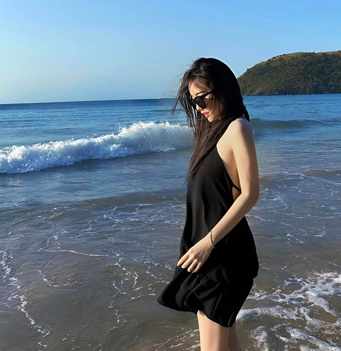 Hồ Tuấn Tài công khai bạn gái hot girl xinh như "bạch tuyết"