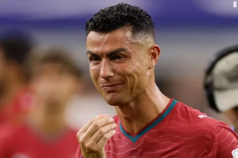 Khoảnh khắc xé lòng của Ronaldo: Nước mắt khép lại giấc mơ World Cup dang dở