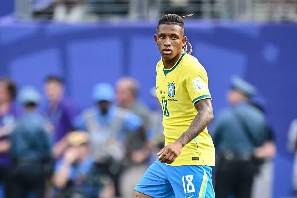 Manchester United cân nhắc chiêu mộ Danilo: Bài toán nâng cấp tuyến giữa của Carrick