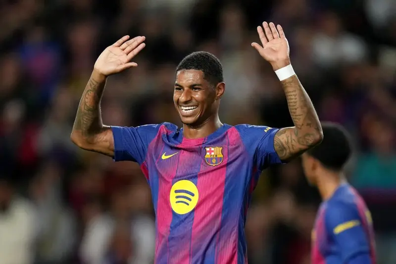 Rashford tri ân Barcelona trước ngày trở lại Man United