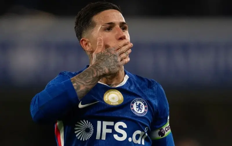 Chelsea mời Man City mua Enzo Fernandez với giá kỷ lục
