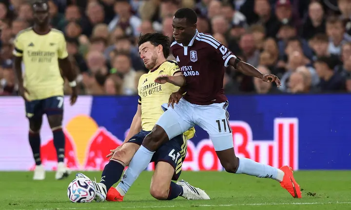 Saka tỏa sáng, Arsenal thắng nghẹt thở Aston Villa