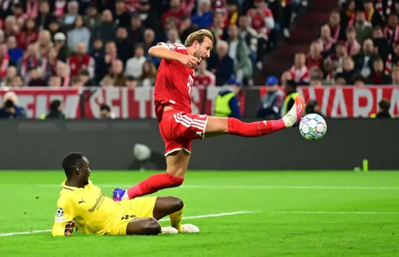 Kane đáp lại Mbappe bằng màn hủy diệt ở Champions League