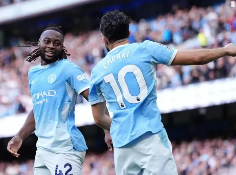 Man City vững top 1 Premier League sau bữa tiệc 8 bàn thắng