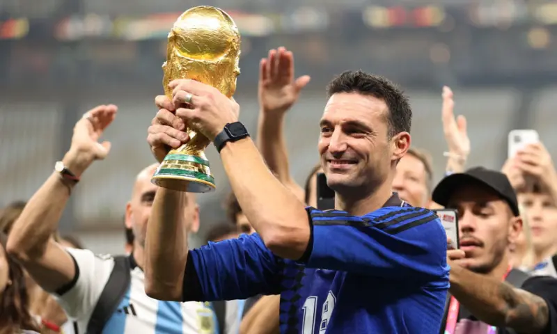 Các cầu thủ Argentina kêu gọi Scaloni ở lại tiếp tục dẫn dắt đội tuyển