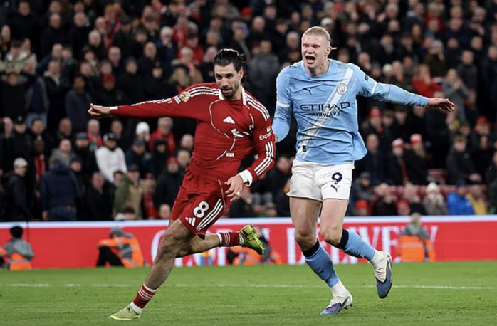 Man City ngược dòng bùng nổ, đẩy Liverpool xa tốp đầu